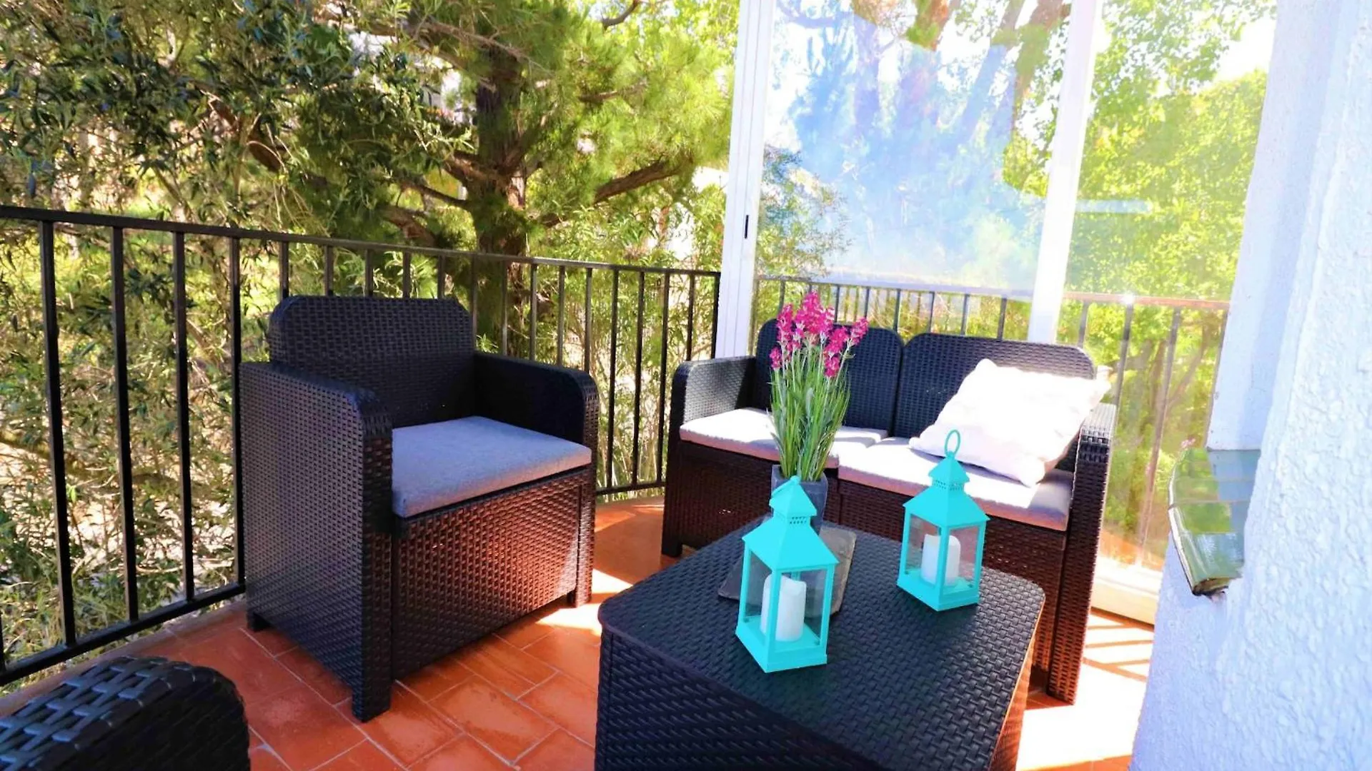 Spacious Apartment With Barbecue Montjoi