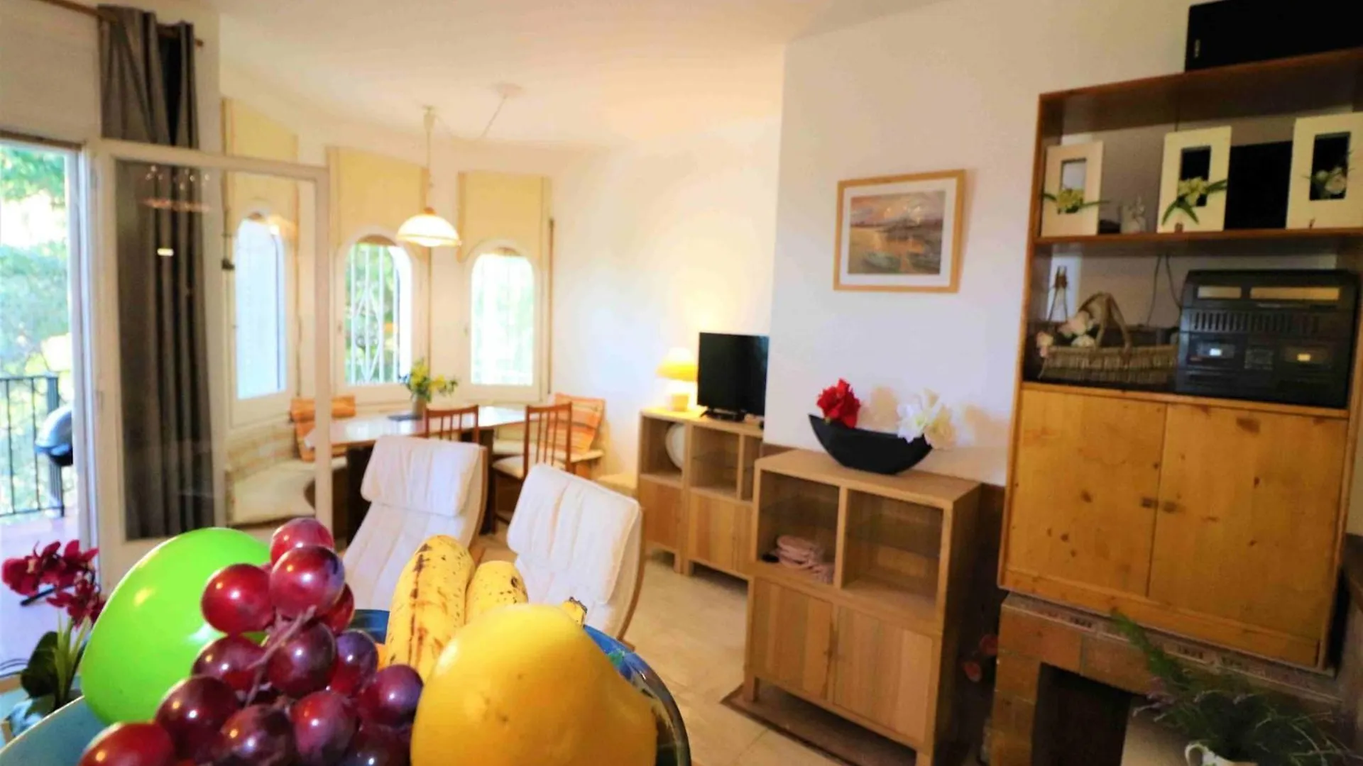 Spacious Apartment With Barbecue Montjoi